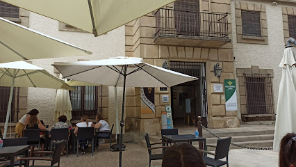Bar Restaurante La Clave - Av. Alcalde Puche Pardo, 9, 23440 Baeza, Jaén, Spain