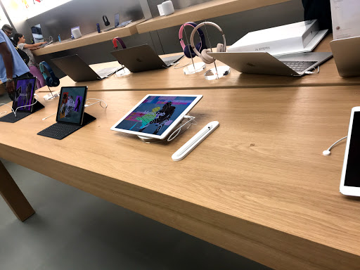 Computer Store «Apple Willowbrook», reviews and photos, 1400 Willowbrook Mall, Wayne, NJ 07470, USA