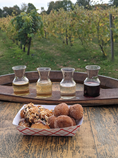 Vineyard «Greenvale Vineyards», reviews and photos, 582 Wapping Rd, Portsmouth, RI 02871, USA