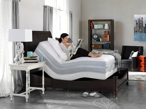 Appliance Store «Famous Tate Appliance & Bedding Centers», reviews and photos, 8317 N Armenia Ave, Tampa, FL 33604, USA