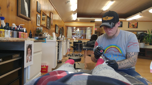 Tattoo Shop «Queen Bee Tattoo & Gallery», reviews and photos, 230 Main St, Springfield, OR 97477, USA