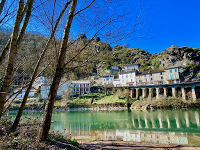 Les gîtes de la Boucle et du Rocher du Tarn d'Ambialet à Ambialet