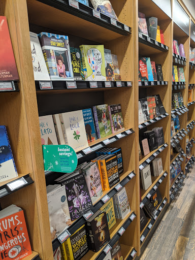 Book Store «Amazon Books», reviews and photos, 9585 SW Washington Square Rd, Portland, OR 97223, USA