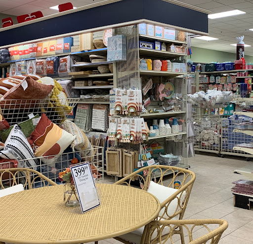 Home Goods Store «Christmas Tree Shops», reviews and photos, 5450 Brandywine Pkwy, Wilmington, DE 19803, USA