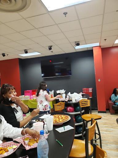 Bowling Alley «Fort Belvoir Bowling Center», reviews and photos, 5975 Middleton Rd, Fort Belvoir, VA 22060, USA