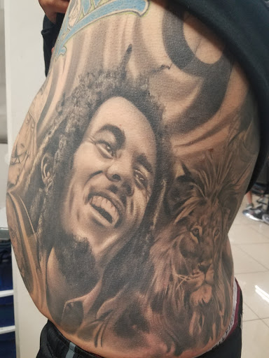 Tattoo Shop «Exclusive Ink Tattoos & Piercings», reviews and photos, 927 N Main St, Salinas, CA 93906, USA