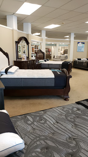 Furniture Store «Raymour & Flanigan Furniture and Mattress Store», reviews and photos, 490 New Park Ave, West Hartford, CT 06110, USA