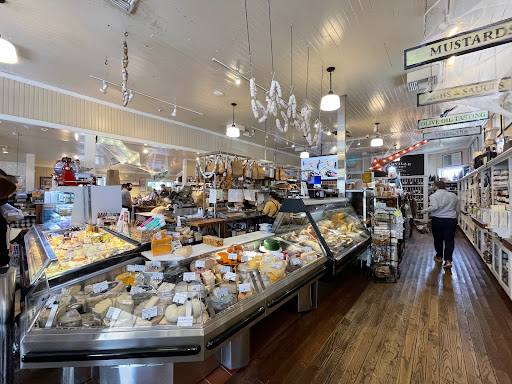 Gourmet Grocery Store «Oakville Grocery», reviews and photos, 7856 St Helena Hwy, Oakville, CA 94562, USA