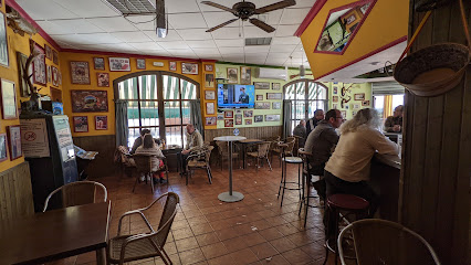 Bar El Cazador - C. Miguel Hernández, 2, 06920 Azuaga, Badajoz, Spain