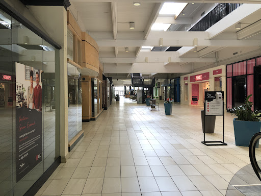 Shopping Mall «Salem Center», reviews and photos, 401 Center St NE, Salem, OR 97301, USA