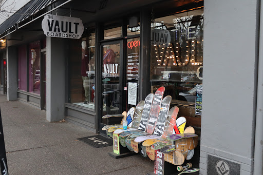 Snowboard Shop «The Vault - Snowboards & Skateboards», reviews and photos, 227 G St, Davis, CA 95616, USA