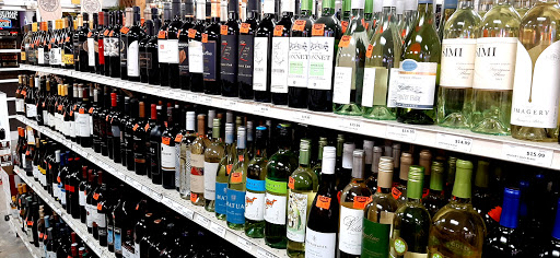 Wine Store «Grattidge Liquor Store», reviews and photos, 2069 SE 29th St, Topeka, KS 66605, USA