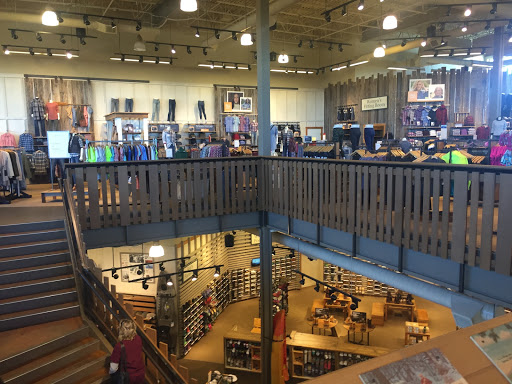 Clothing Store «L.L. Bean», reviews and photos, 1000 Ross Park Mall Dr, Pittsburgh, PA 15237, USA