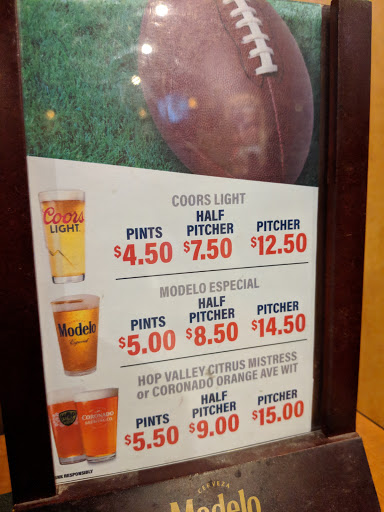 Pizza Restaurant «Round Table Pizza», reviews and photos, 239 West Los Angeles Avenue, Moorpark, CA 93021, USA