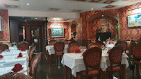 Atmosphère du Restaurant indien RESTAURANT RAJMAHAL à Nice - n°11