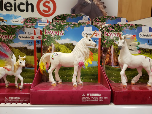 Animal Feed Store «Wilco Farm Store», reviews and photos, 2300 E Hancock St, Newberg, OR 97132, USA