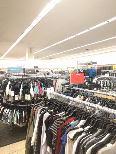 Department Store «Nordstrom Rack The Shops at Oak Brook Place», reviews and photos, 2155 22nd St, Oak Brook, IL 60523, USA