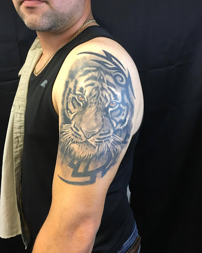 Tattoo Shop «Resurrection tattoo and fine art», reviews and photos, 6982 Whipple Ave NW, North Canton, OH 44720, USA