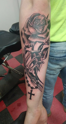 Explore spider web tattoo ideas, creative tattoo ideas in Fort Dodge, available at Black Diamond Tattoo Studio