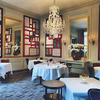 Atmosphère du Restaurant gastronomique L'Ambroisie à Paris - n°3