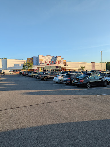 Movie Theater «Regal Cinemas Cobblestone Square 20», reviews and photos, 5500 Cobblestone Rd, Elyria, OH 44035, USA
