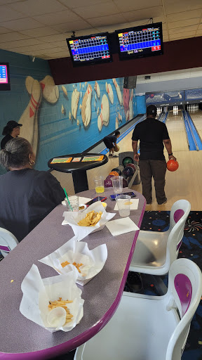 Bowling Alley «Luxury Lanes & Lounge Inc», reviews and photos, 600 E 9 Mile Rd, Ferndale, MI 48220, USA