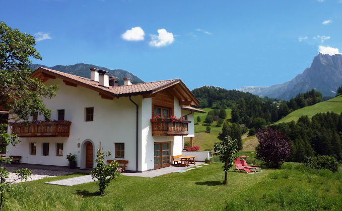 Photo Appartamento per vacanza in affitto Paalhof 39040 Kastelruth