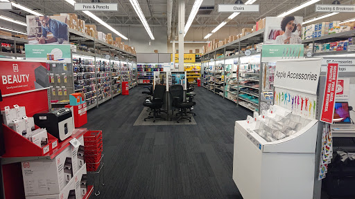 Office Supply Store «Staples», reviews and photos, 591 Memorial Dr, Chicopee, MA 01020, USA