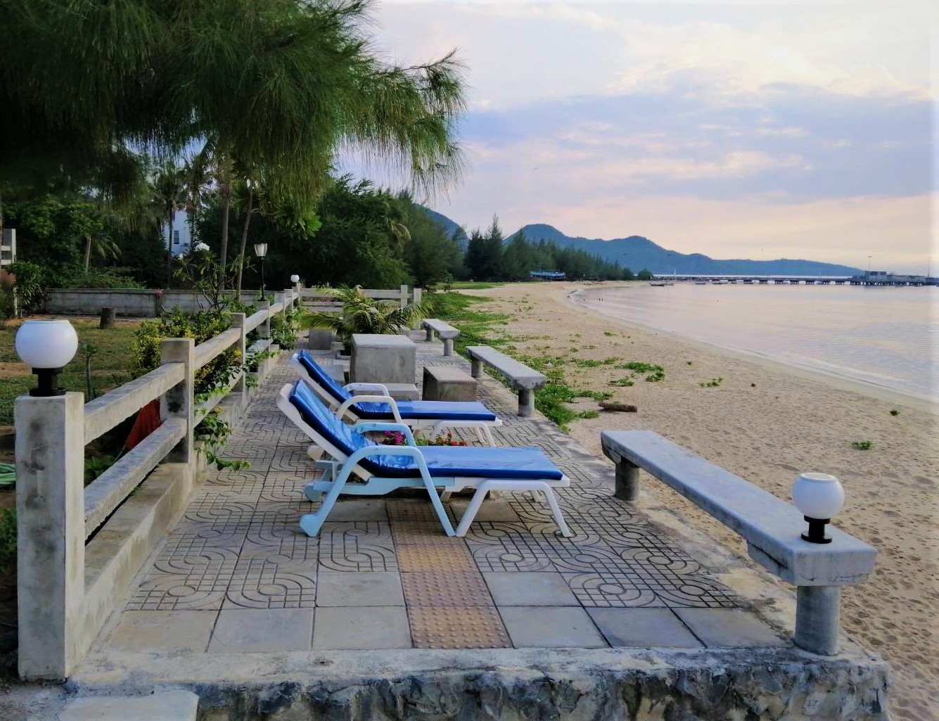 Khlong Wan Beach的照片 带有碧绿色纯水表面