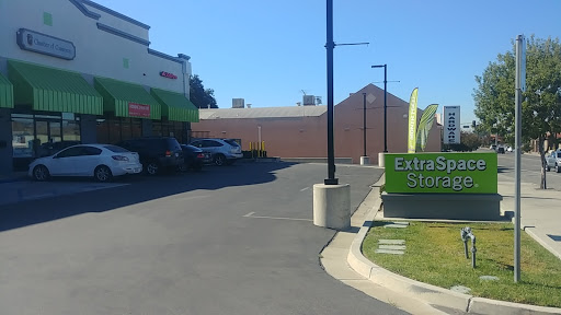 Storage Facility «Extra Space Storage», reviews and photos, 8250 Foothill Blvd, Sunland-Tujunga, CA 91040, USA