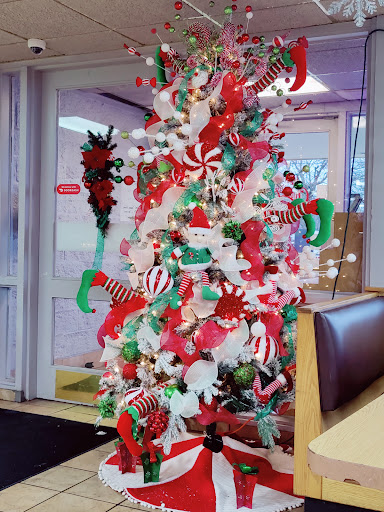 Shopping Mall «Lincoln Shopping Center», reviews and photos, 26092 Greenfield Rd, Oak Park, MI 48237, USA