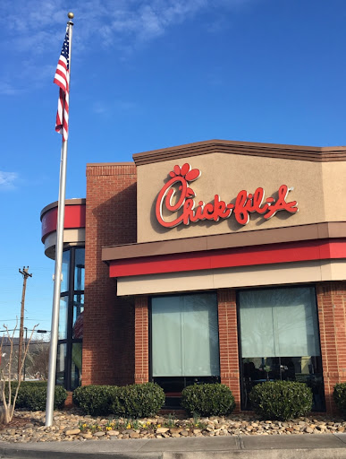 Fast Food Restaurant «Chick-fil-A», reviews and photos, 1036 W Poplar Ave, Collierville, TN 38017, USA