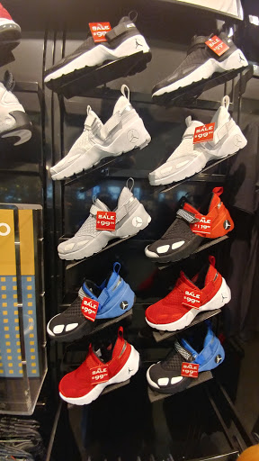 Shopping Mall «University Mall», reviews and photos, 1701 McFarland Blvd E Suite 100, Tuscaloosa, AL 35404, USA