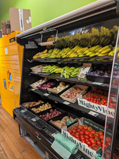 Grocery Store «Green Grocer Chicago», reviews and photos, 1402 W Grand Ave, Chicago, IL 60642, USA