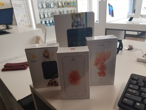 Cell Phone Store «Sprint Store», reviews and photos, 3615 Factoria Blvd SE #1, Bellevue, WA 98006, USA