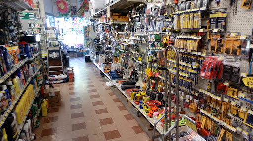 Hardware Store «Ridgefield Hardware», reviews and photos, 104 N Main Ave, Ridgefield, WA 98642, USA