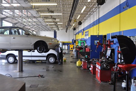 Tire Shop «Acorn Tire», reviews and photos, 1580 N Aurora Rd, Naperville, IL 60563, USA
