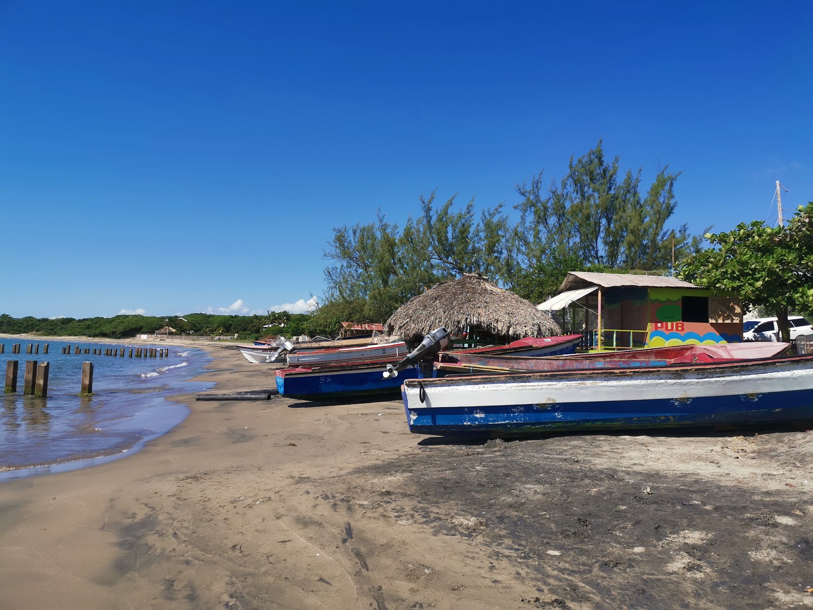Zdjęcie Treasure Beach - popularne miejsce wśród znawców relaksu