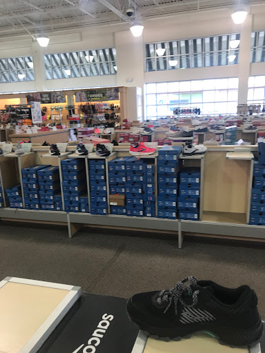 Shoe Store «DSW Designer Shoe Warehouse», reviews and photos, 314 Marketplace Mile, Plainfield, IN 46168, USA