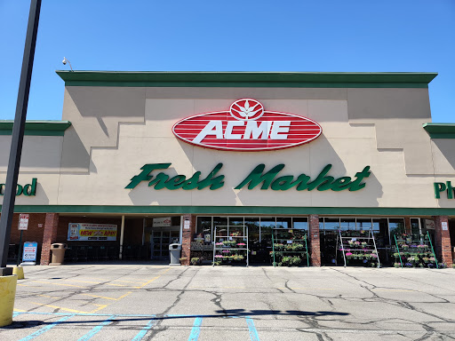 Shopping Mall «Pleasant Valley Shopping Center», reviews and photos, 7524 Broadview Rd, Cleveland, OH 44134, USA