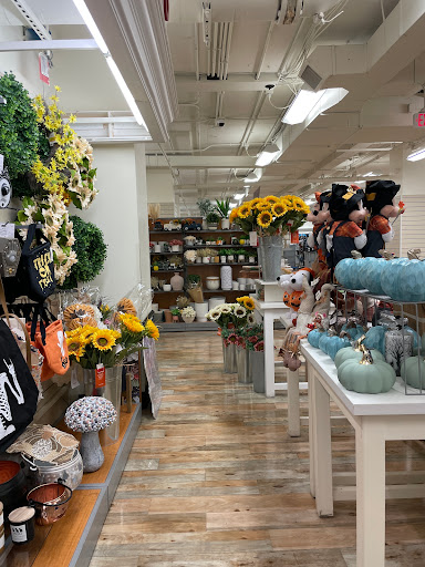 Department Store «T.J. Maxx», reviews and photos, 3222 M St NW, Washington, DC 20007, USA