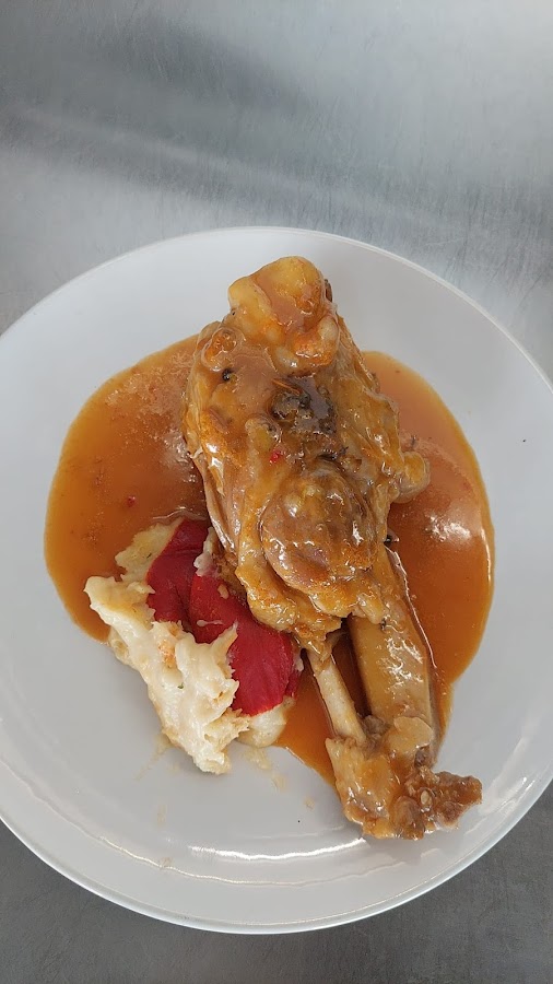 Yum cervecería cafetería