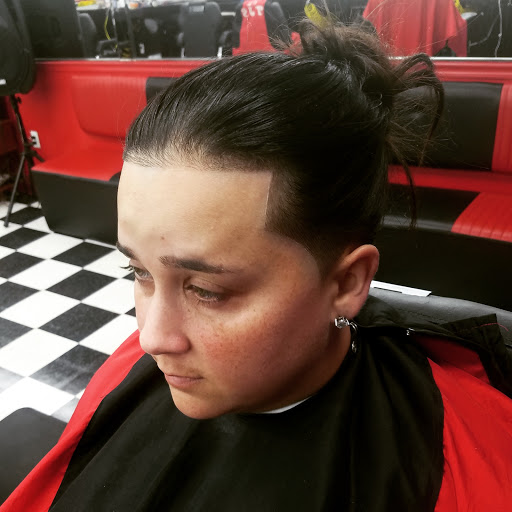 Barber Shop «Bueno Barbershop», reviews and photos, 463 NE 167th St, North Miami Beach, FL 33162, USA