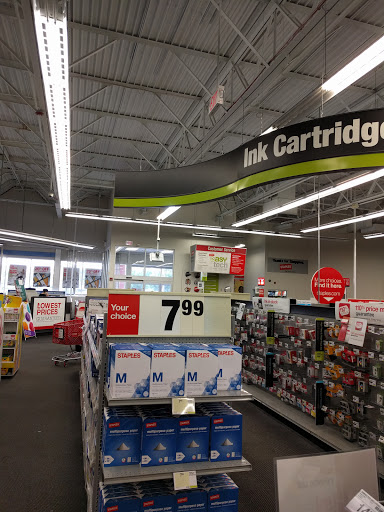 Office Supply Store «Staples», reviews and photos, 1700 W 49th St, Hialeah, FL 33012, USA