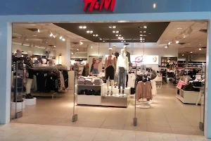 H&M image