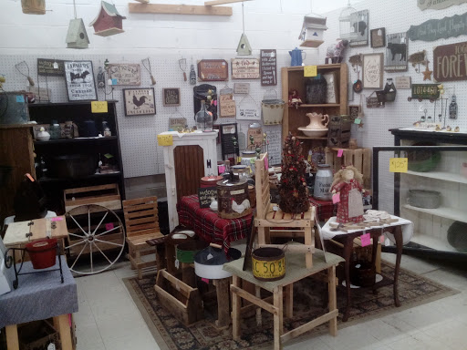 Flea Market «Traderbakers Flea Market», reviews and photos, 2080 Burton Ln, Martinsville, IN 46151, USA