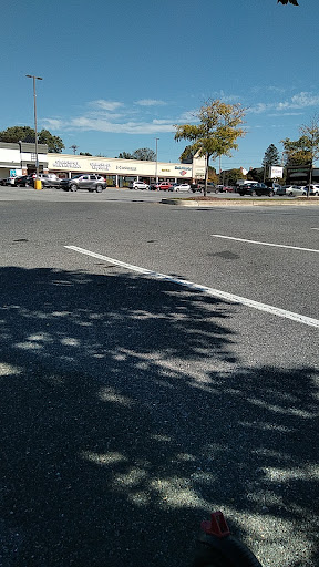 Shopping Mall «Ravenwood Shopping Center», reviews and photos, 910 Taylor Ave, Towson, MD 21286, USA