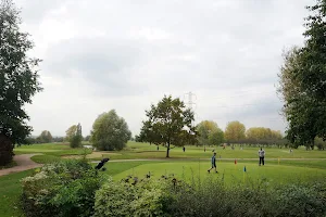 Chelsfield Lakes Golf Centre image