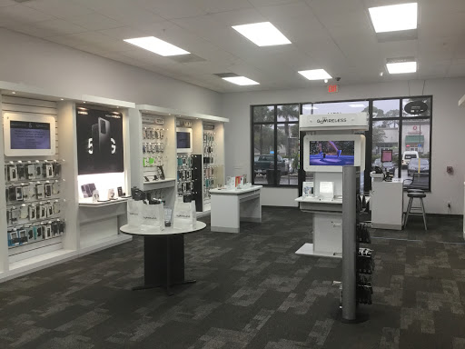 Cell Phone Store «GoWireless Verizon Authorized Retailer», reviews and photos, 13711 S Tamiami Trail #6, Fort Myers, FL 33912, USA