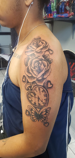 J & M Body Gallery, 132 Pipestone St, Benton Harbor, MI 49022, USA, 